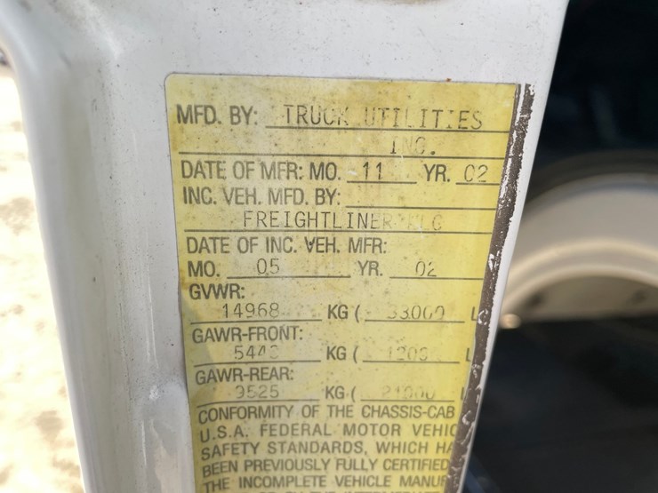 2003-freightliner-fl70-image-177