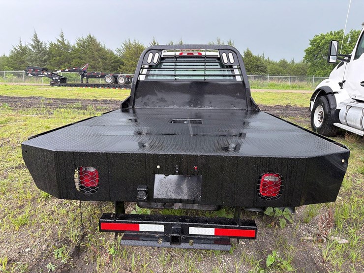 2018-chevrolet-3500-image-5