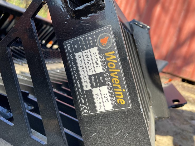 #2316-•-new-wolverine-42"-mini-skid-steer-skelton-bucket-image-12