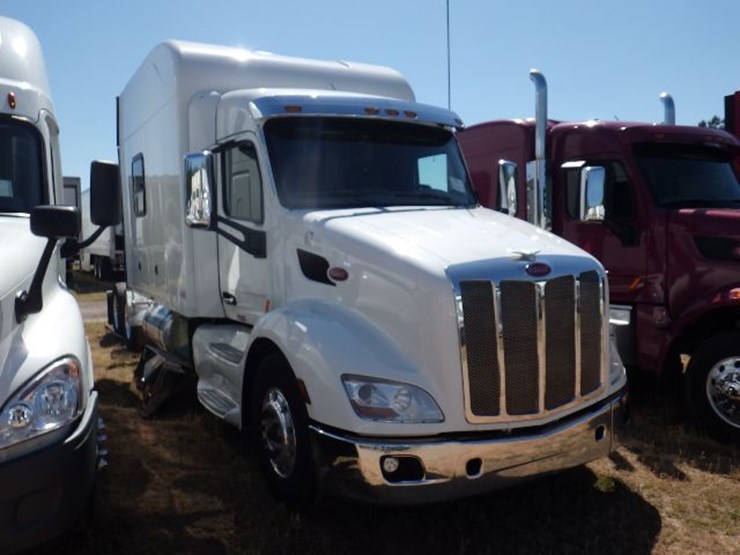 2018-peterbilt-579-image-4