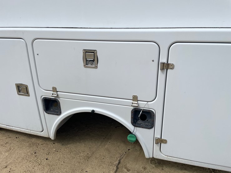 ford-f550-image-25