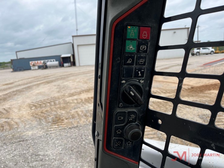 2020-bobcat-t76-image-13