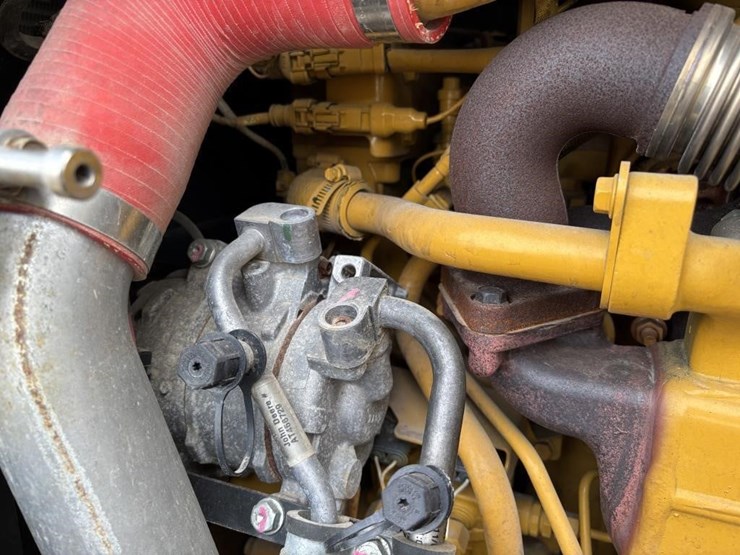 2023-john-deere-544-image-49
