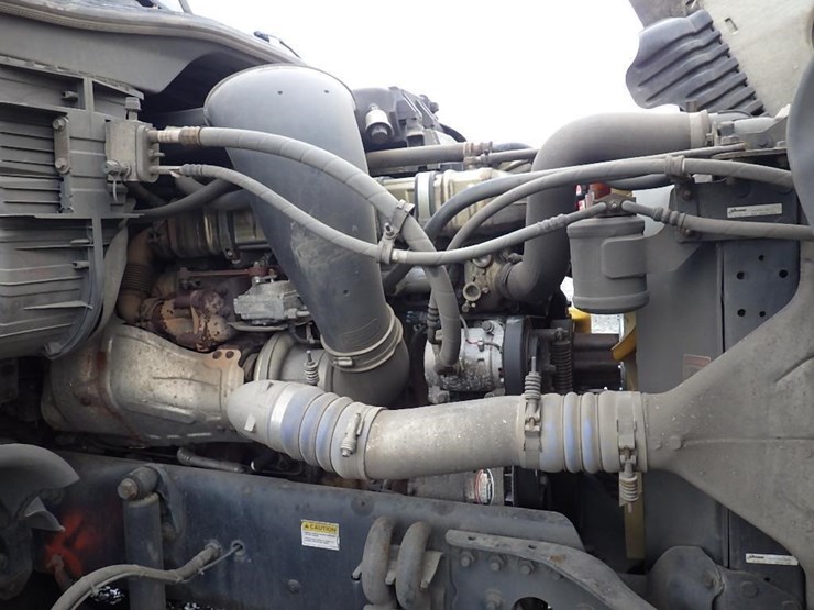 2012-freightliner-cascadia-125-image-75