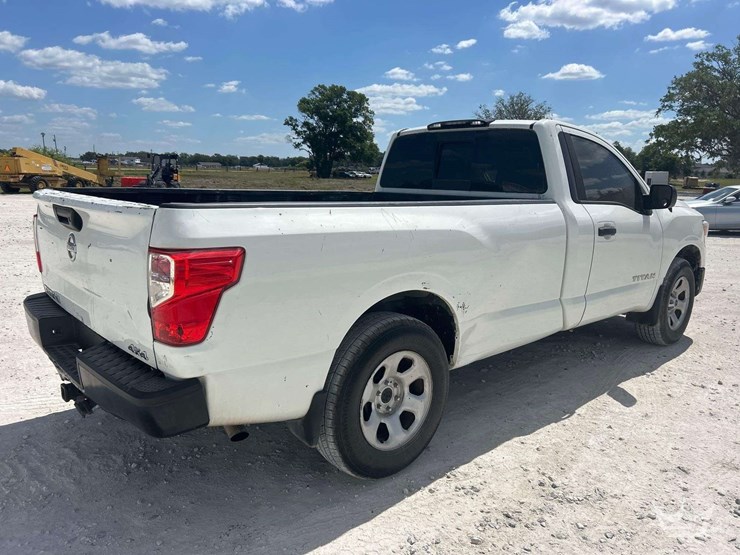 2017-nissan-titan-image-3