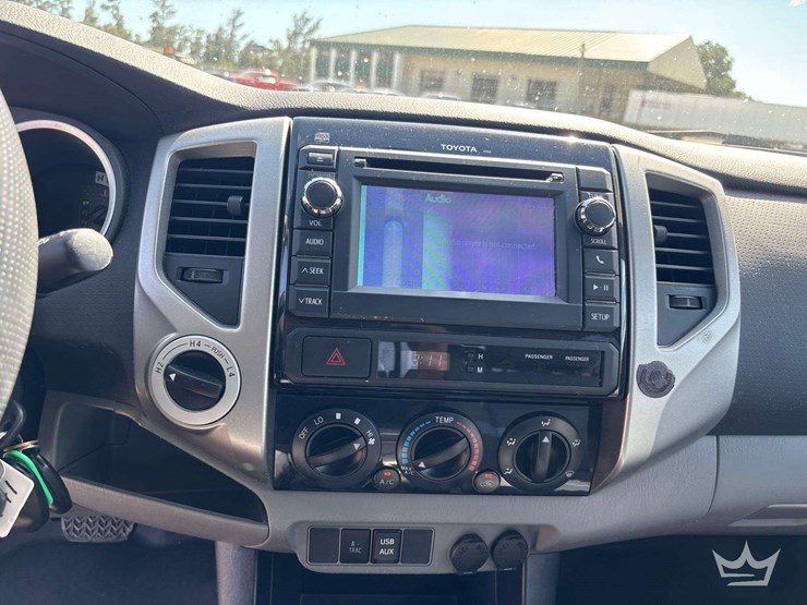 2013-toyota-tacoma-image-15