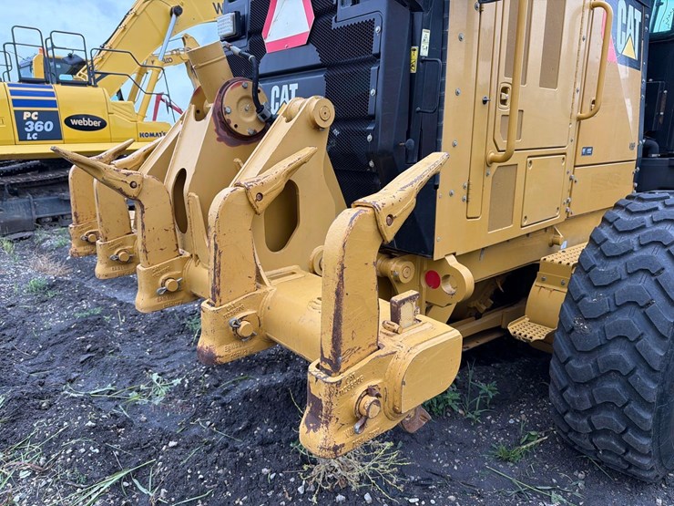 caterpillar-140m2-image-9
