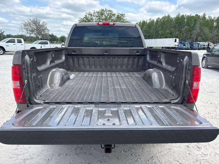 2013-chevrolet-silverado-1500-image-25