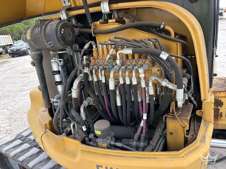 2013-caterpillar-305.5e-image-7