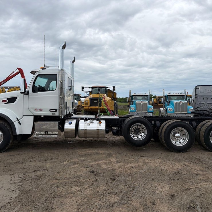 PETERBILT 567