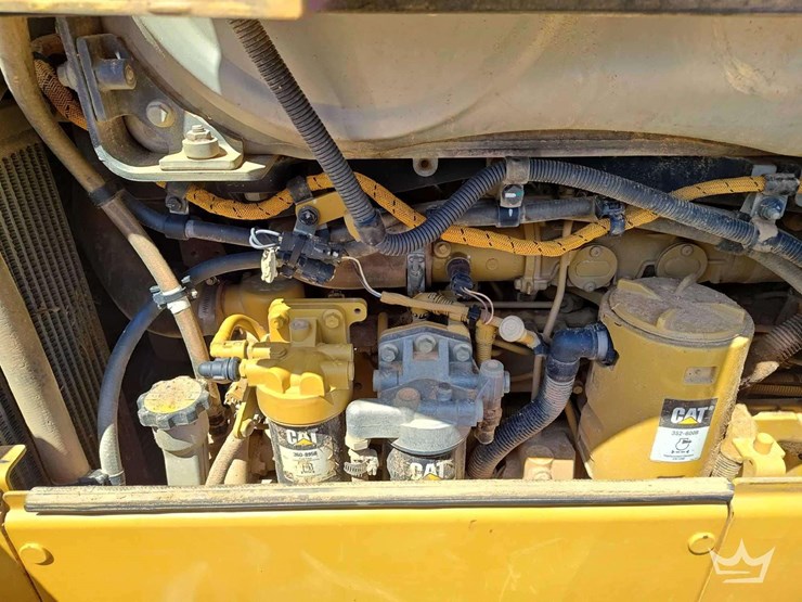 2019-caterpillar-d6n-lgp-image-15