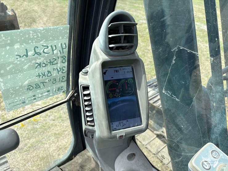 2017-deere-210g-image-27