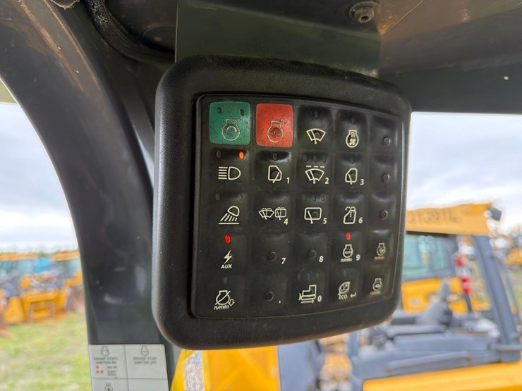 2022-deere-450-lt-image-23