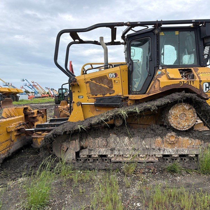 2021 CATERPILLAR D5 LGP