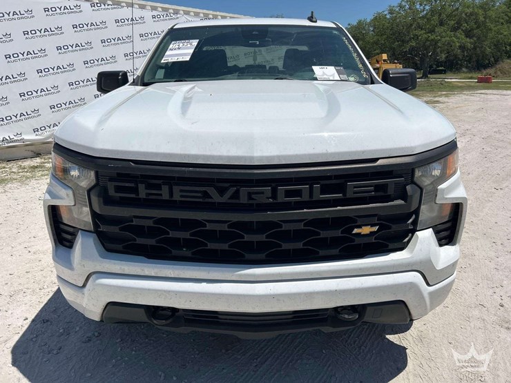 2022-chevrolet-silverado-1500-image-30