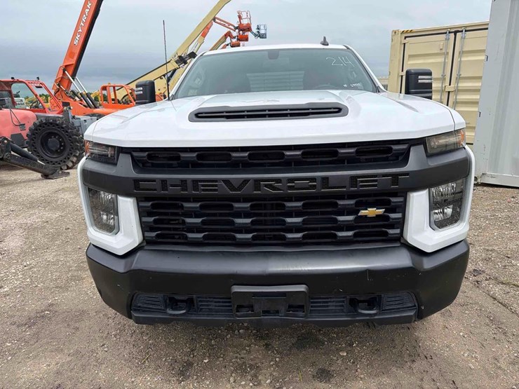 2023-chevrolet-2500-image-6