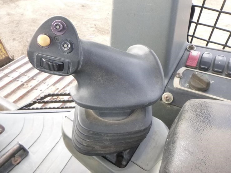 2015-caterpillar-d4k2-lgp-image-11