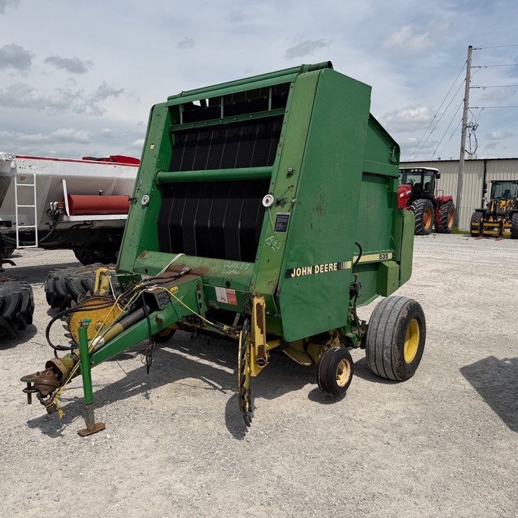 JOHN DEERE 535