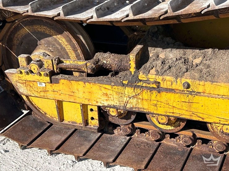 2022-deere-450k-lgp-image-15