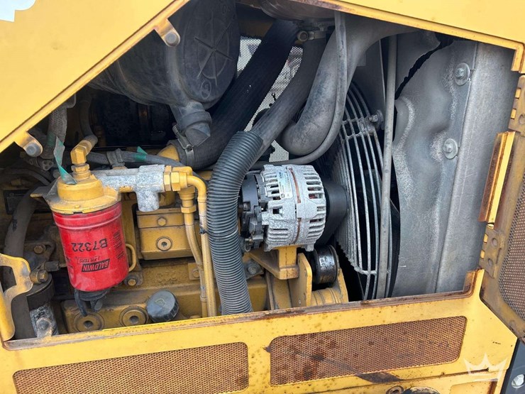 2014-deere-450j-image-7
