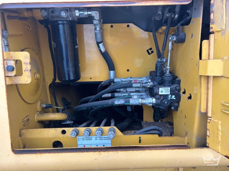 2014-deere-450j-image-10