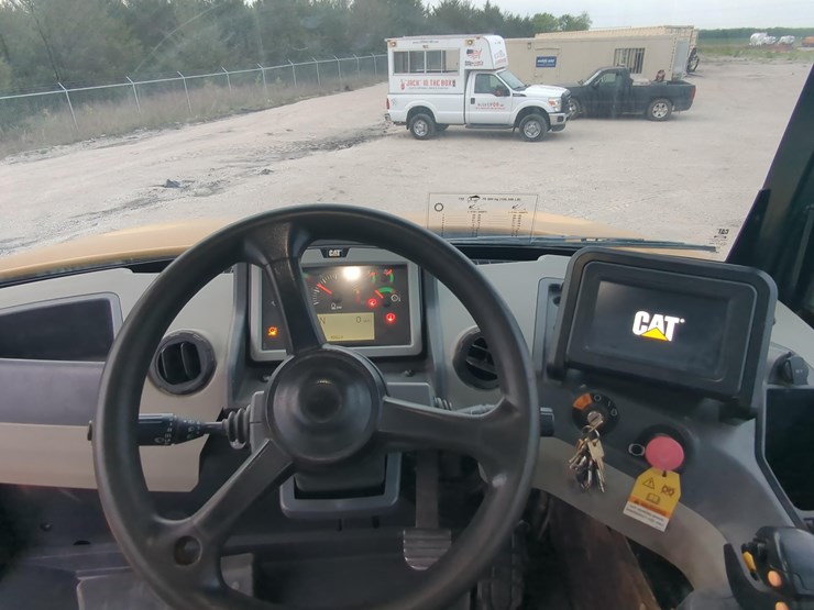 2019-caterpillar-745-image-17