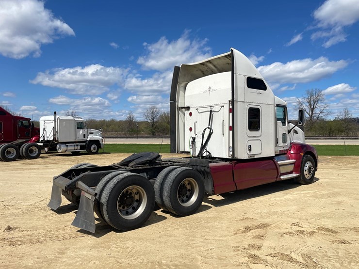 2013-kenworth-t660-image-5