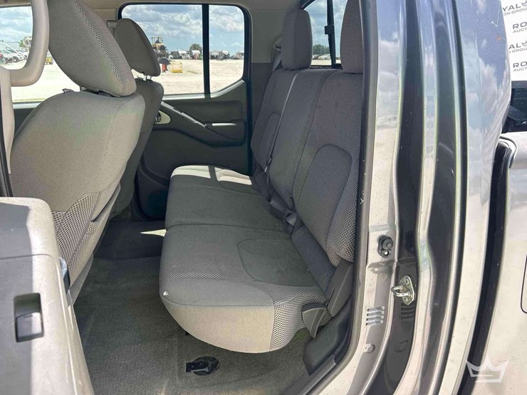 2016-nissan-frontier-image-16
