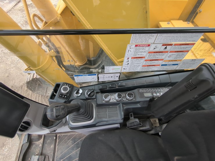 2023-kobelco-sk140sr-lc-7-image-18