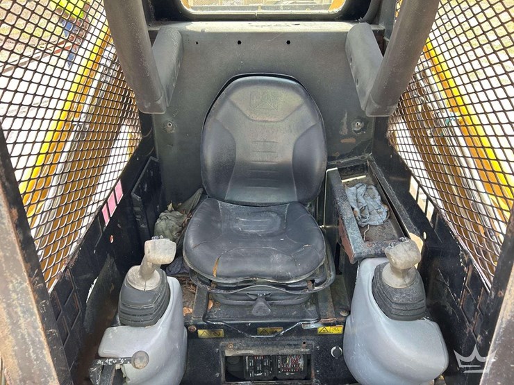 2007-caterpillar-268b-image-14