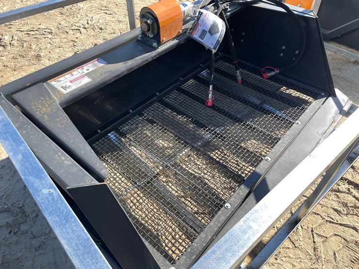 #2340-•-new-wolverine-skid-steer-screening-bucket-attachment-image-2