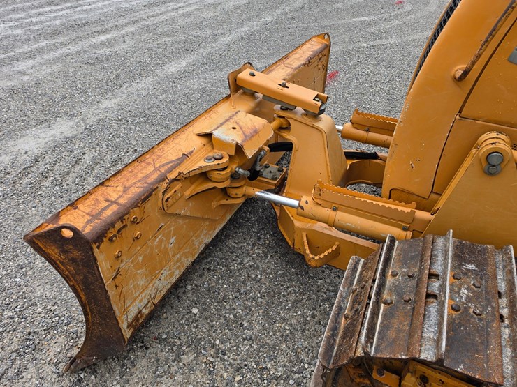 2015-case-650l-wt-image-5