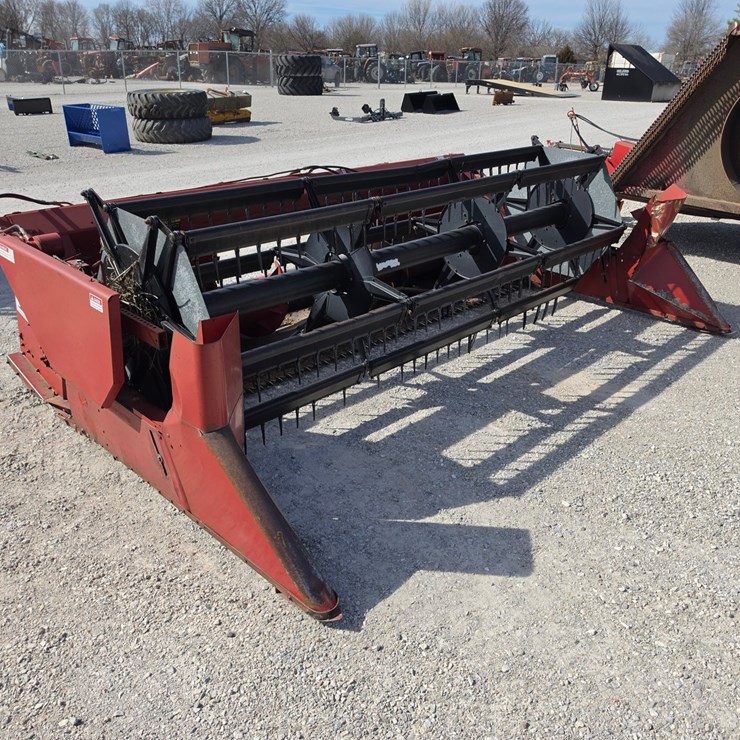 INTERNATIONAL 820