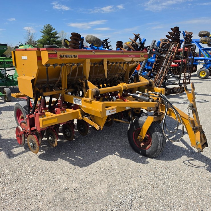 2016 HAYBUSTER 107C