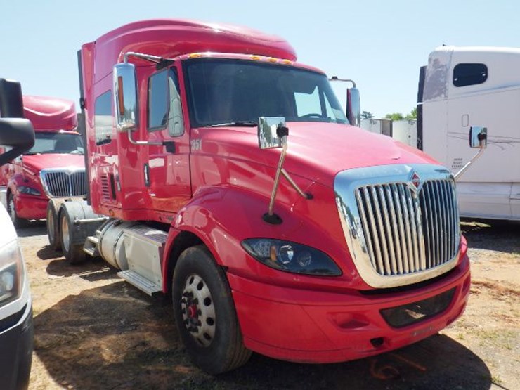 2017-international-prostar-image-3