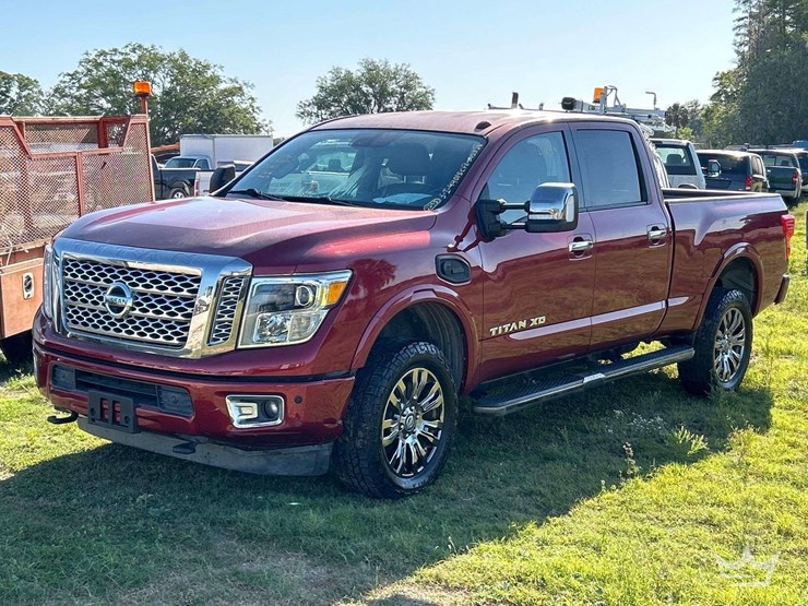 2016-nissan-titan-image-1