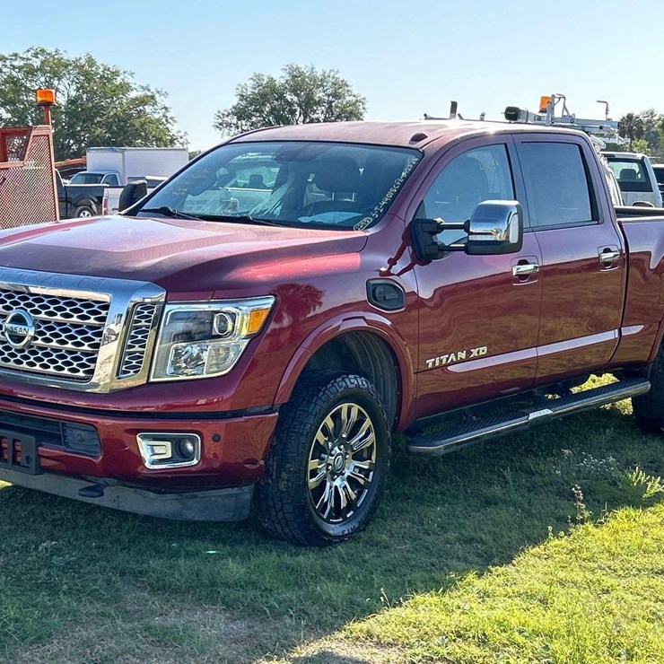 2016 NISSAN TITAN