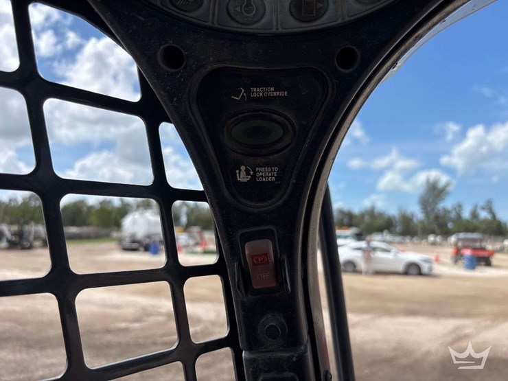2021-bobcat-t740-image-22
