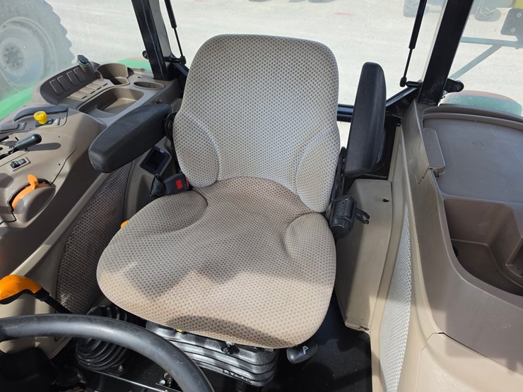 2019-john-deere-5100e-image-14