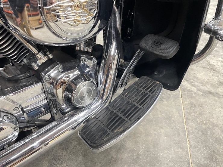 #210-•-2001-harley-davidson-ultra-classic-motorcycle-(has-wi-title)-image-47