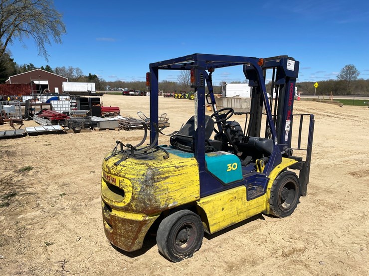 #308-•-komatsu-6,000-lbs,-propane-forklift-(non-moving)-image-5