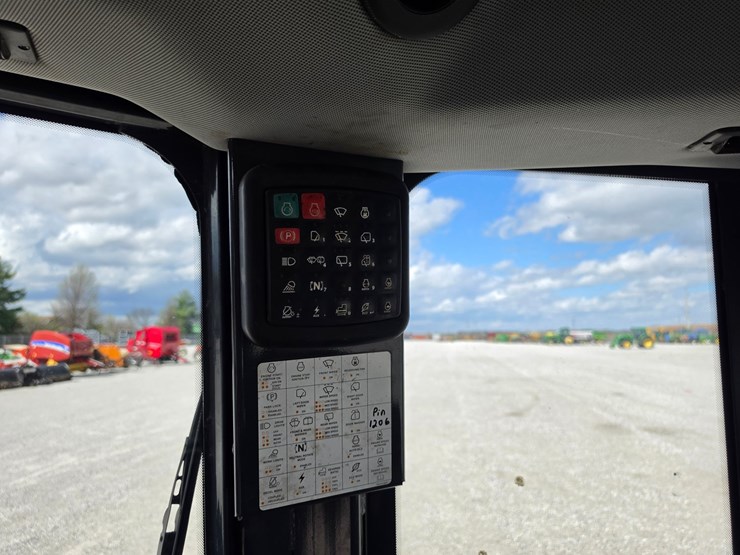 2023-deere-450-lgp-image-12