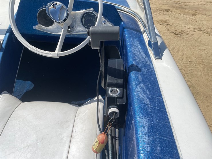 #2001-•-1965-glastron-14'-fiberglass-boat-(sells-with-bill-of-sale-only)-image-37