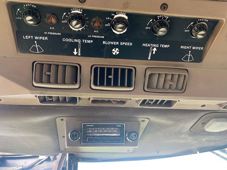 1983-john-deere-8650-image-49