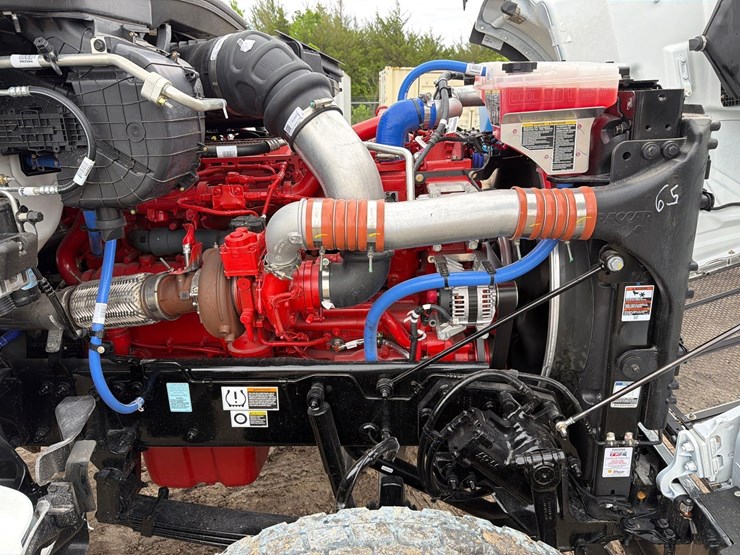 peterbilt-567-image-21