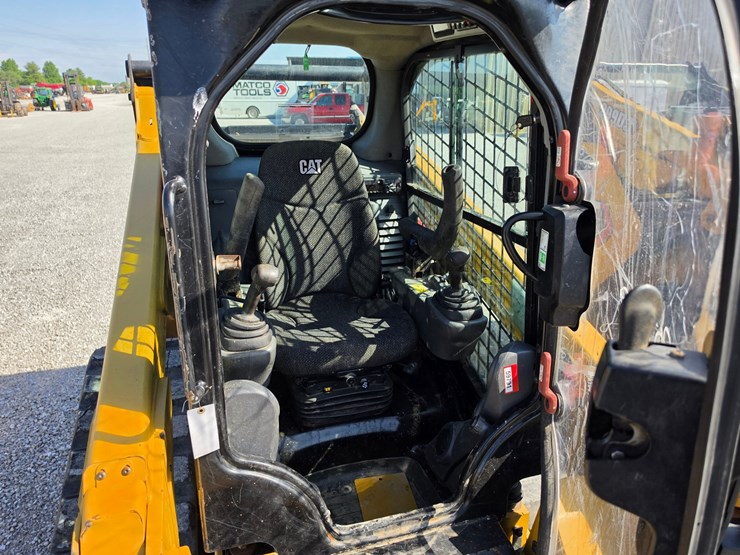 2016-caterpillar-259d-image-7