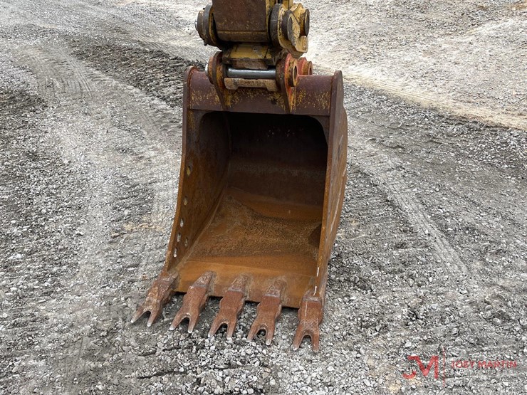 caterpillar-320-image-15