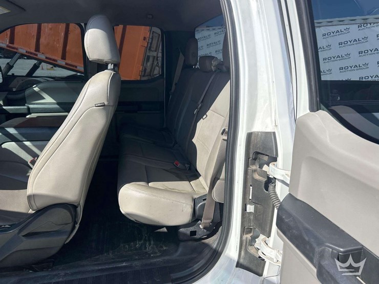 2016-ford-f150-image-16