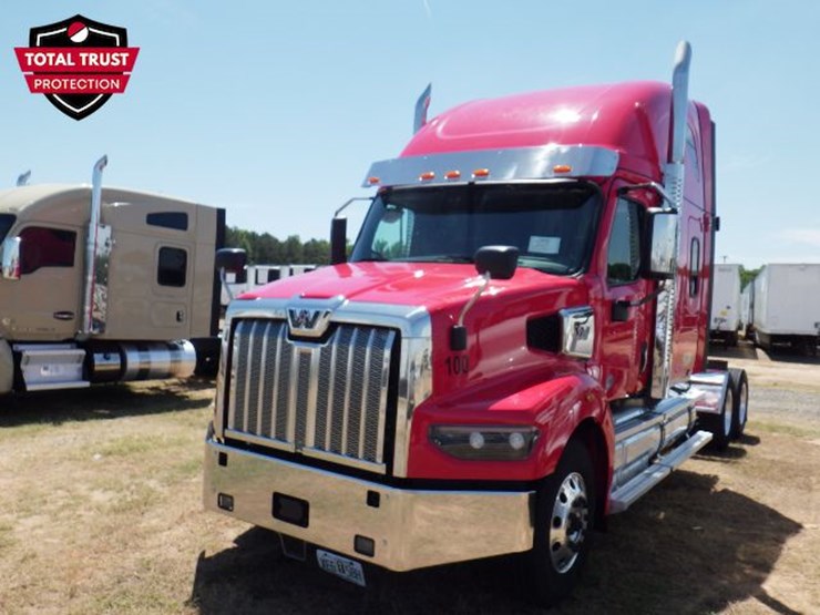 2023-western-star-49x-image-1
