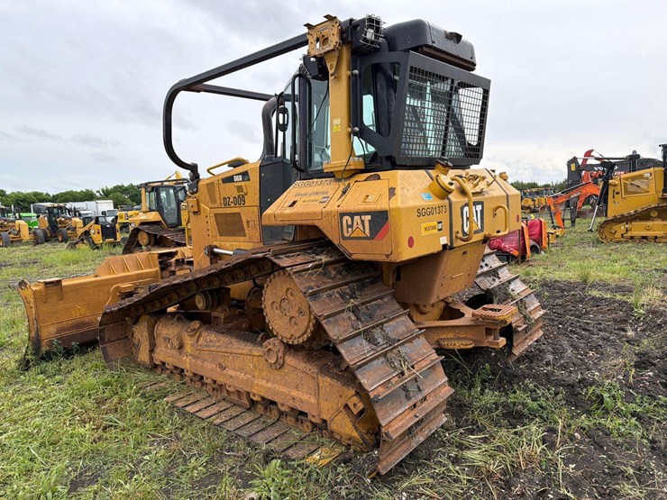 2019-caterpillar-d6n-lgp-image-6